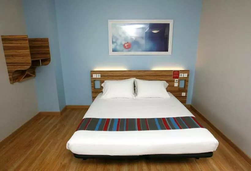اتاق استاندارد برای معلولان, Travelodge Madrid Metropolitano