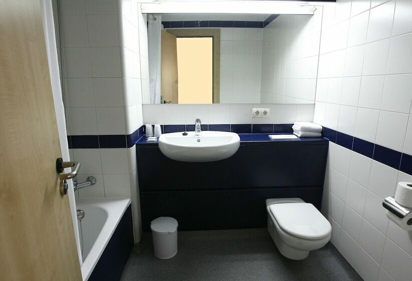 اتاق استاندارد, Travelodge Madrid Metropolitano