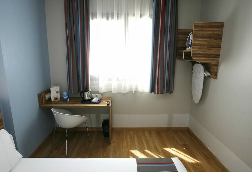غرفة قياسية, Travelodge Madrid Metropolitano