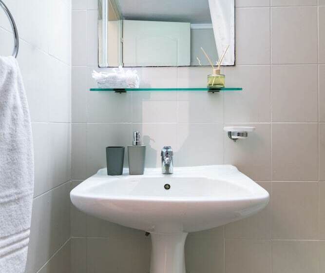 １階のスタンダードルーム, Samel Hotel