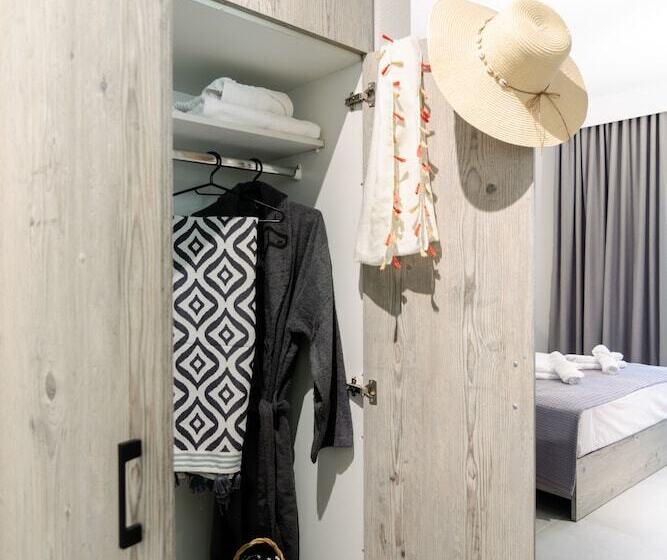 Triple Room Sea View, Samel Hotel