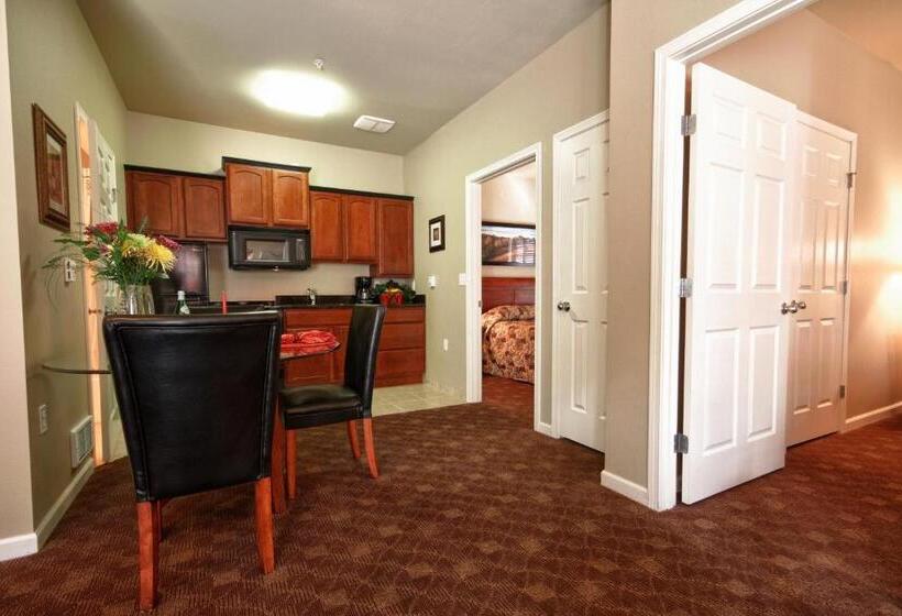 Люкс 2 Спальни, Stratford Suites Spokane Airport