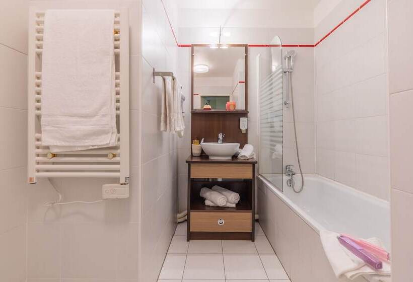 Апартаменты 2 Спальни, Zenitude Hôtel Résidences Magny Les Hameaux