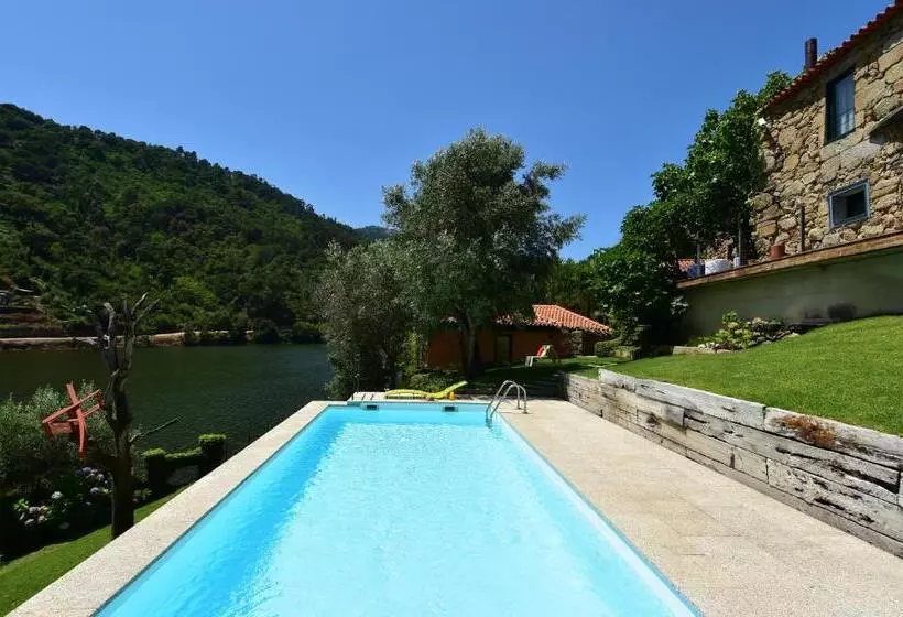 １ベッドルームアパートメント, Casas De Pousadouro