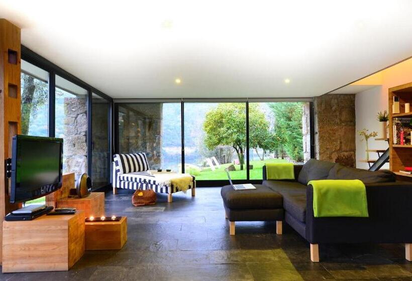 ３ベッドルームアパートメント, Casas De Pousadouro