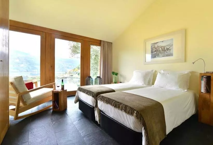 ３ベッドルームアパートメント, Casas De Pousadouro