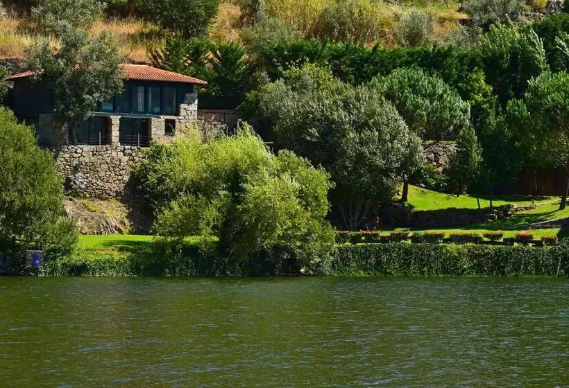 ３ベッドルームアパートメント, Casas De Pousadouro
