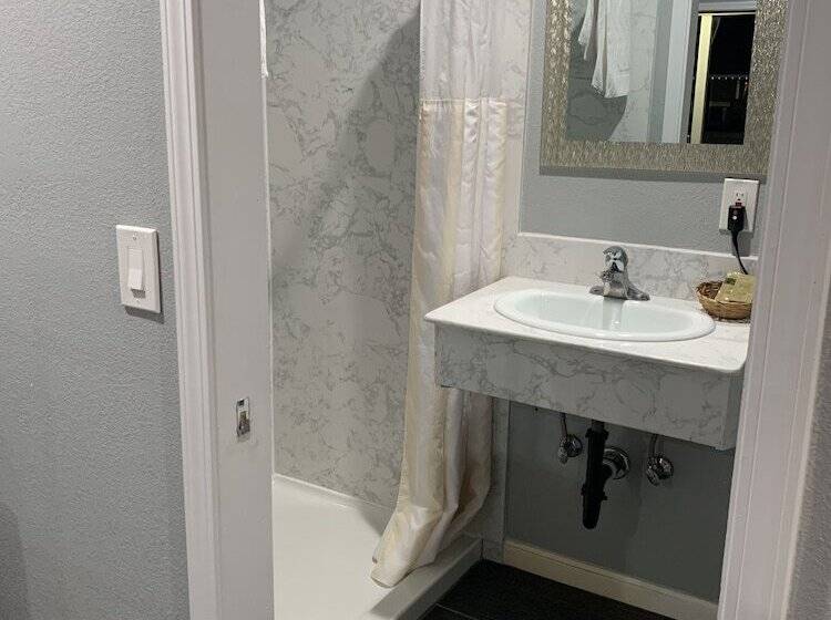 스탠다드 룸 킹사이즈 침대, Colusa Motel