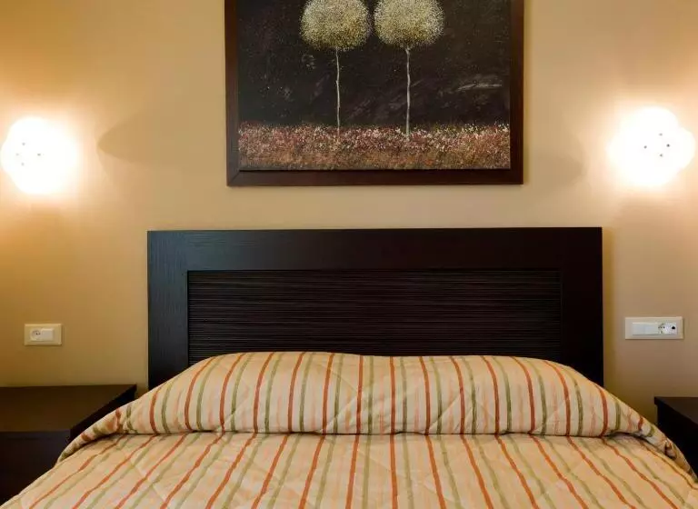 اتاق استاندارد, Aenaon Rooms
