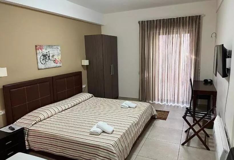 اتاق اکونومی, Aenaon Rooms