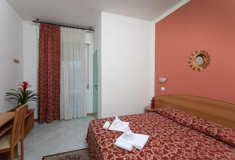 اتاق استاندارد با بالکن, Bahama