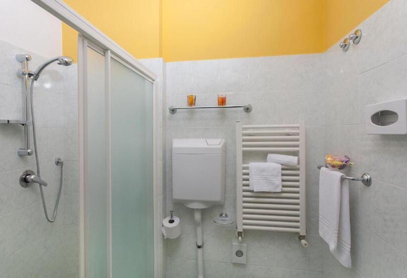 اتاق استاندارد سه تخته با بالکن, Bahama