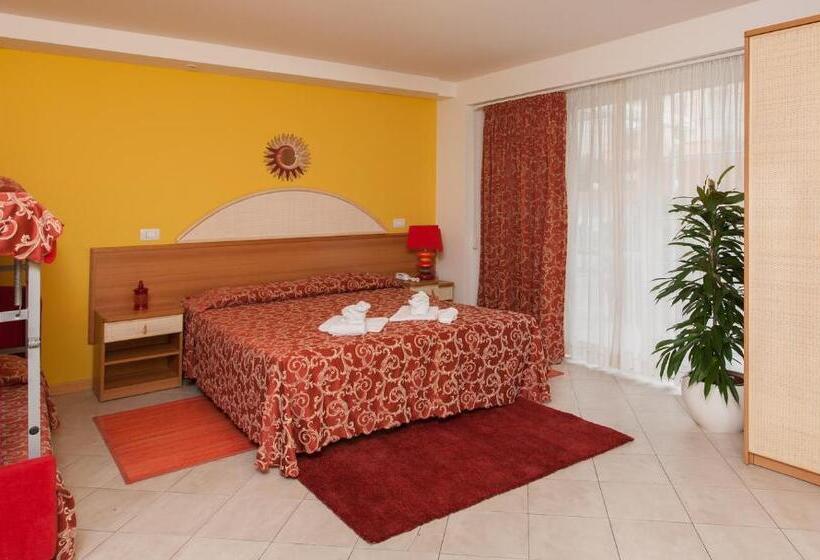 اتاق استاندارد چهارنفره با بالکن, Bahama