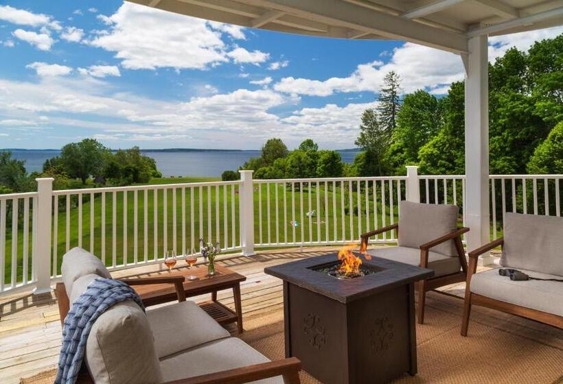 Люкс с Балконом, Captain Nickels Inn