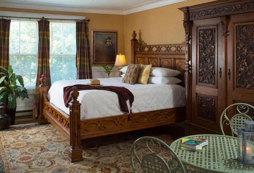 Люкс с Балконом, Captain Nickels Inn