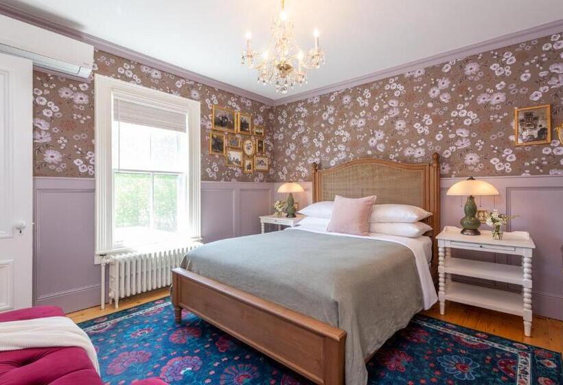 Номер Премиум, Captain Nickels Inn