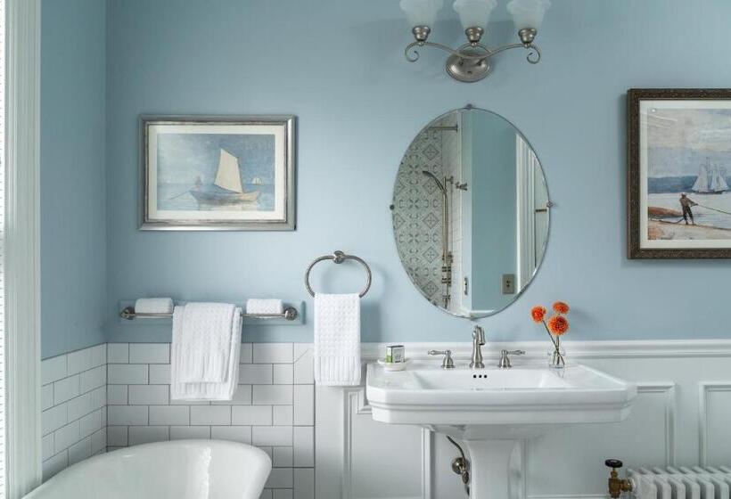 Номер Superior, Captain Nickels Inn