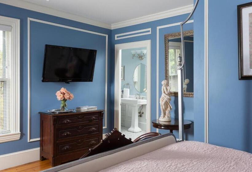 Номер Superior, Captain Nickels Inn