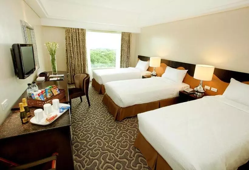 Deluxe Triple Room, Elizabeth Cebu
