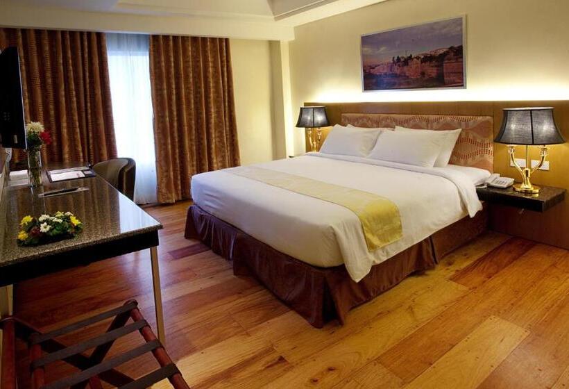 이그제큐티브 스위트, Elizabeth Cebu