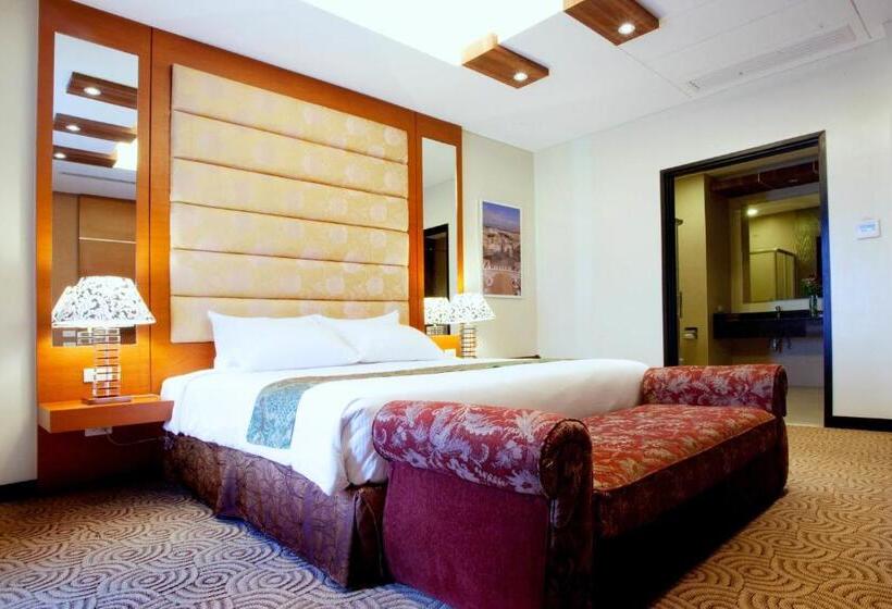 펜트하우스 스위트, Elizabeth Cebu