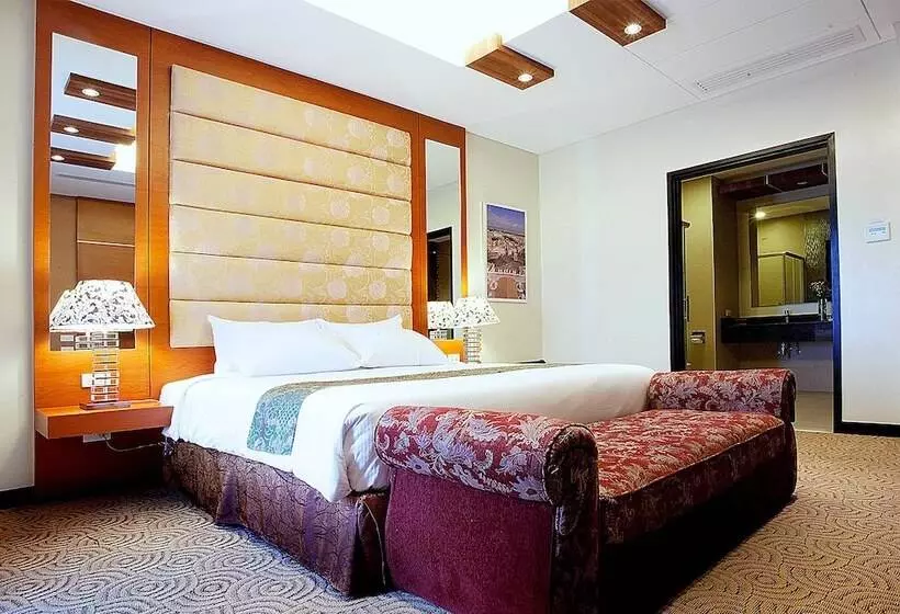 Penthouse Suite, Elizabeth Cebu