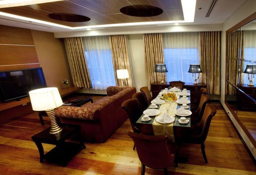 펜트하우스 스위트, Elizabeth Cebu
