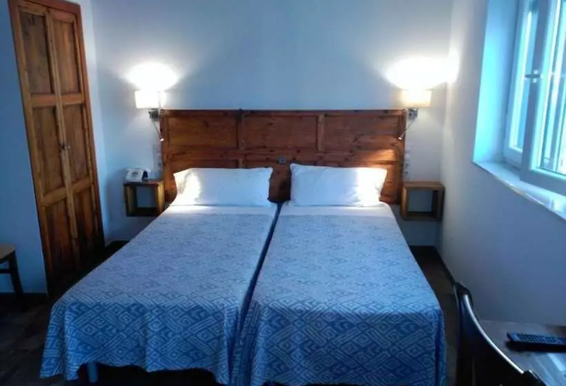 اتاق استاندارد چهار تخته, Nou Casablanca