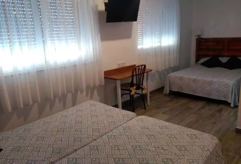 اتاق استاندارد چهار تخته, Nou Casablanca