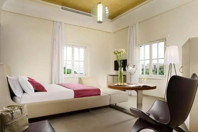 Camera Standard, Palazzo Montemartini Rome, A Radisson Collection