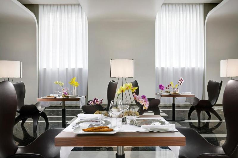 Suite Junior, Palazzo Montemartini Rome, A Radisson Collection