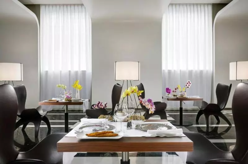 Suite Junior, Palazzo Montemartini Rome, A Radisson Collection