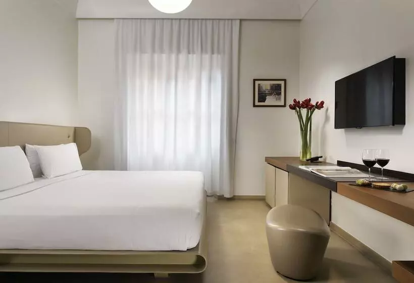Camera Standard, Palazzo Montemartini Rome, A Radisson Collection