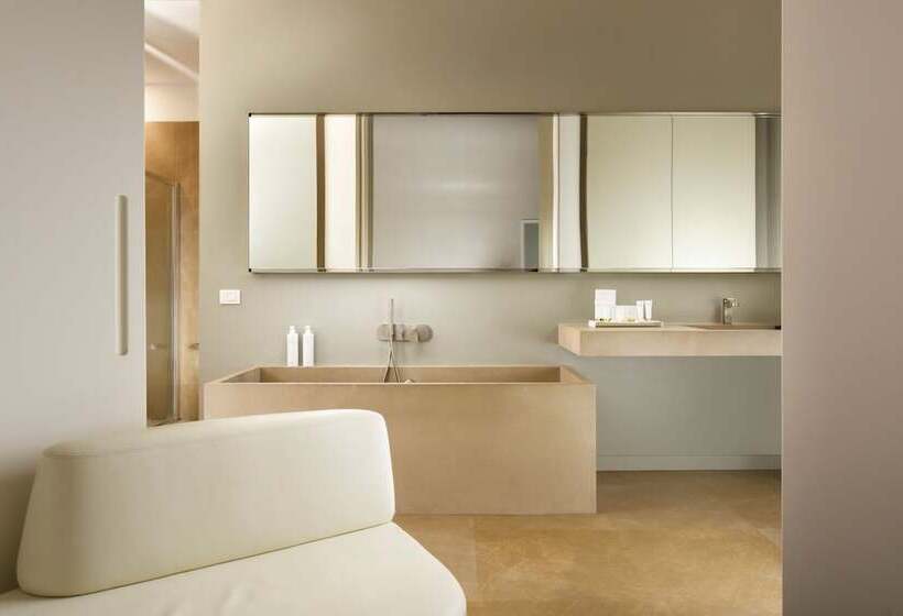 Suite Junior, Palazzo Montemartini Rome, A Radisson Collection