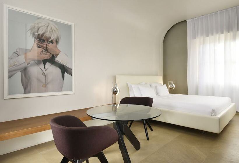 Suite Junior, Palazzo Montemartini Rome, A Radisson Collection