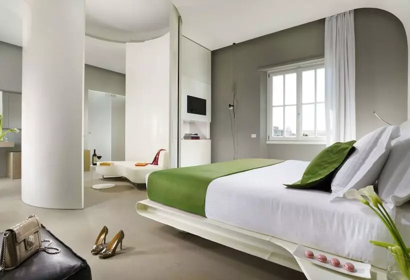 Suite Junior, Palazzo Montemartini Rome, A Radisson Collection