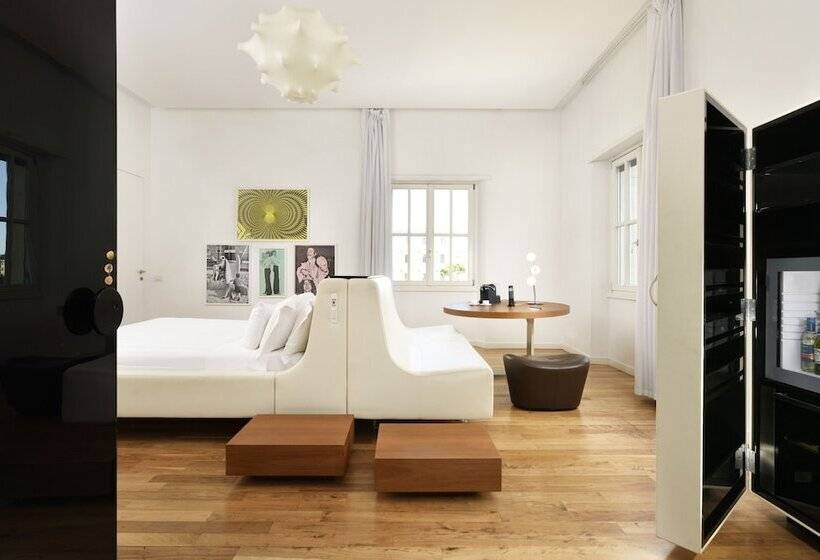 Suite Junior, Palazzo Montemartini Rome, A Radisson Collection