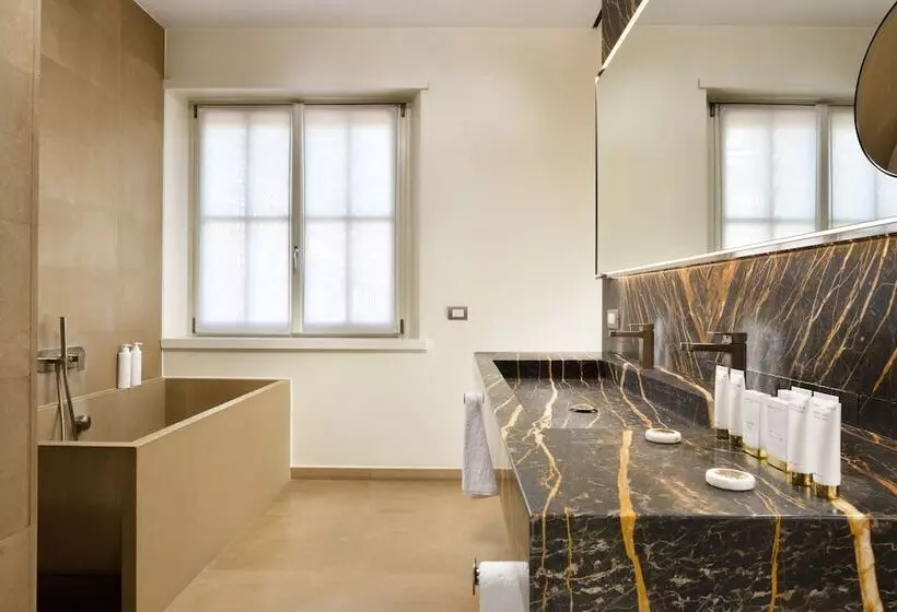 Camera Premium, Palazzo Montemartini Rome, A Radisson Collection