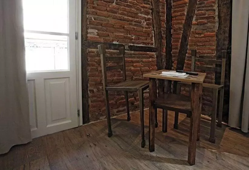 اتاق استاندارد سه نفره, Pension Basque Boutique