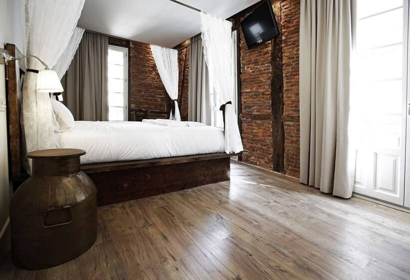 اتاق استاندارد سه نفره, Pension Basque Boutique