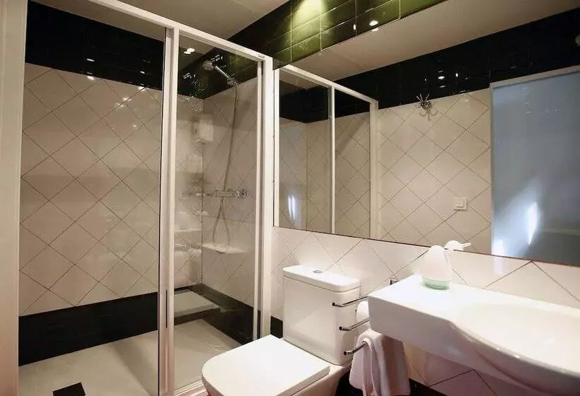 اتاق استاندارد, Pension Basque Boutique