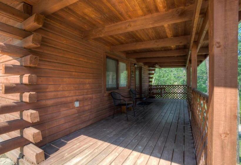 キャビン, Powder House Lodge