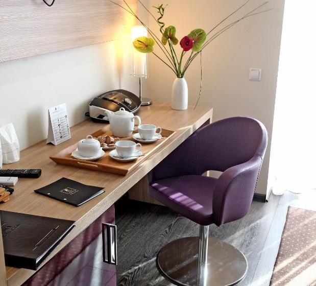 اتاق سوپریور, Pushcha Congress