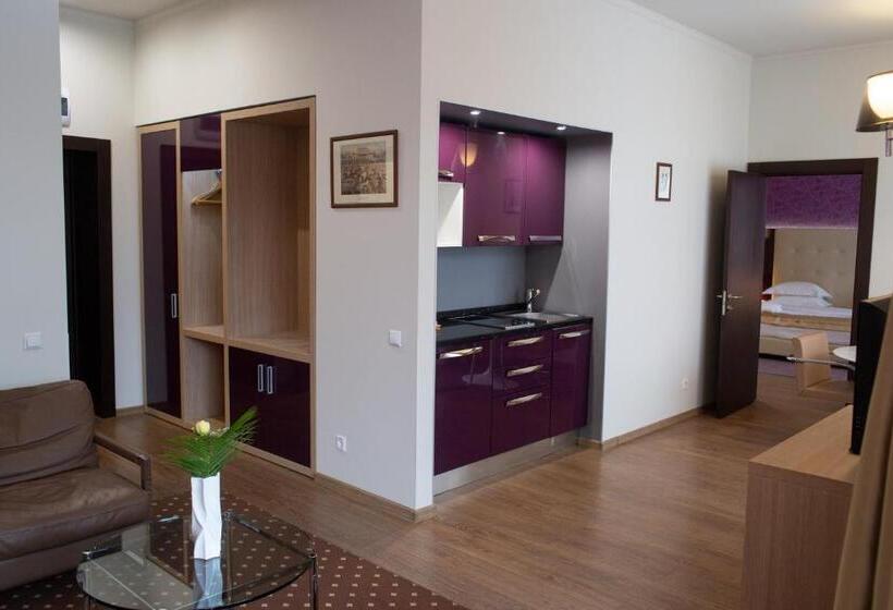 آپارتمان لوکس 1 خوابه, Pushcha Congress