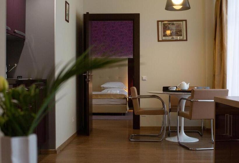 آپارتمان لوکس 1 خوابه, Pushcha Congress