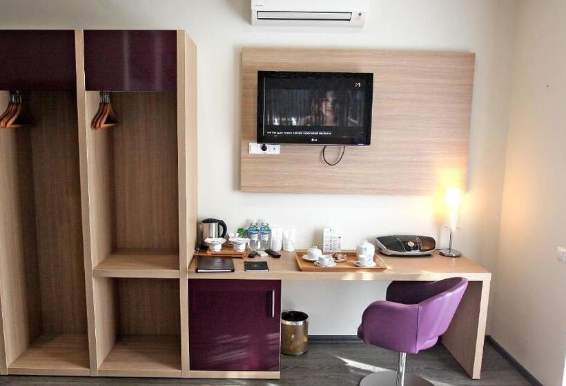 اتاق سوپریور, Pushcha Congress