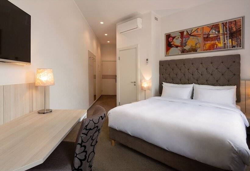 Chambre Standard Vue Parc, Radisson Hotel Old Town Riga