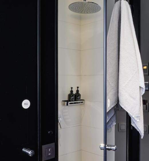 اتاق استاندارد, Sir Albert Hotel, Part Of Sircle Collection