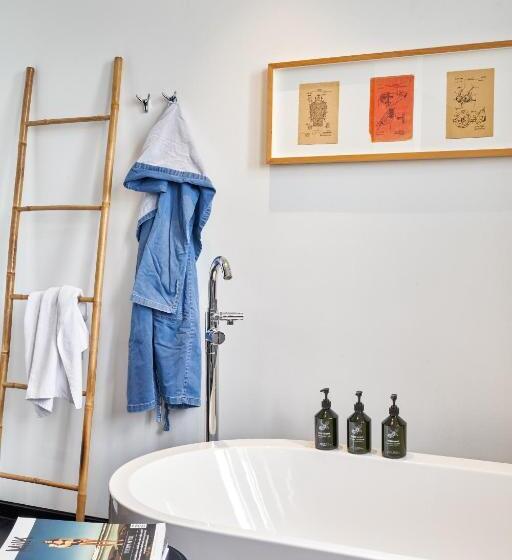 سوییت, Sir Albert Hotel, Part Of Sircle Collection