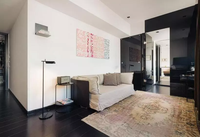 Deluxe Suite, Sir Albert Hotel, Part Of Sircle Collection